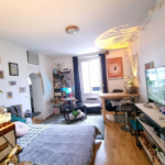 Studio lumineux à vendre dans une rue calme à Paris