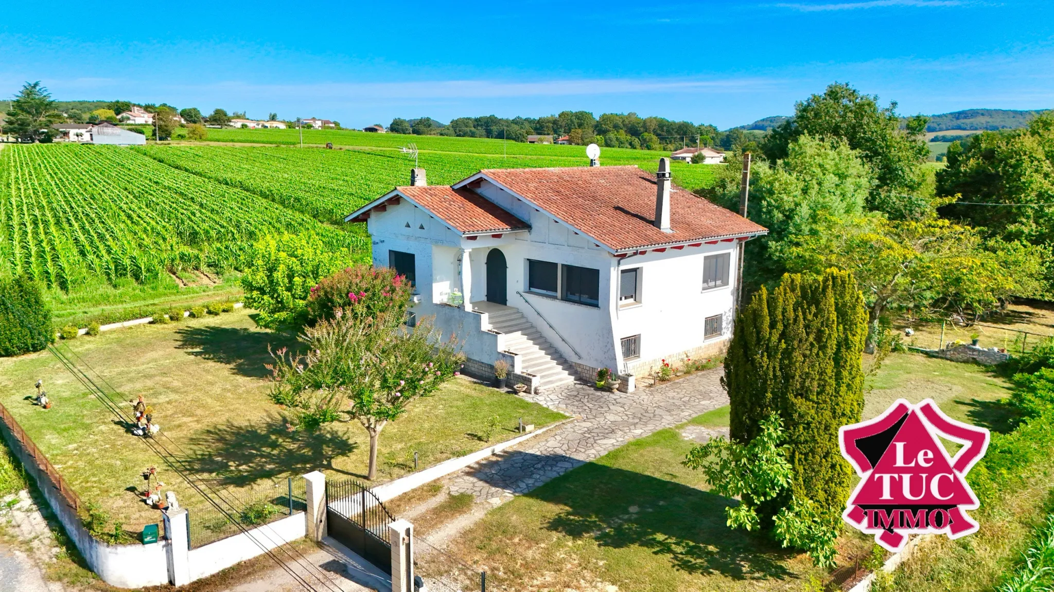 Belle maison en pierre avec 4 chambres à Saint Sylvestre sur Lot 