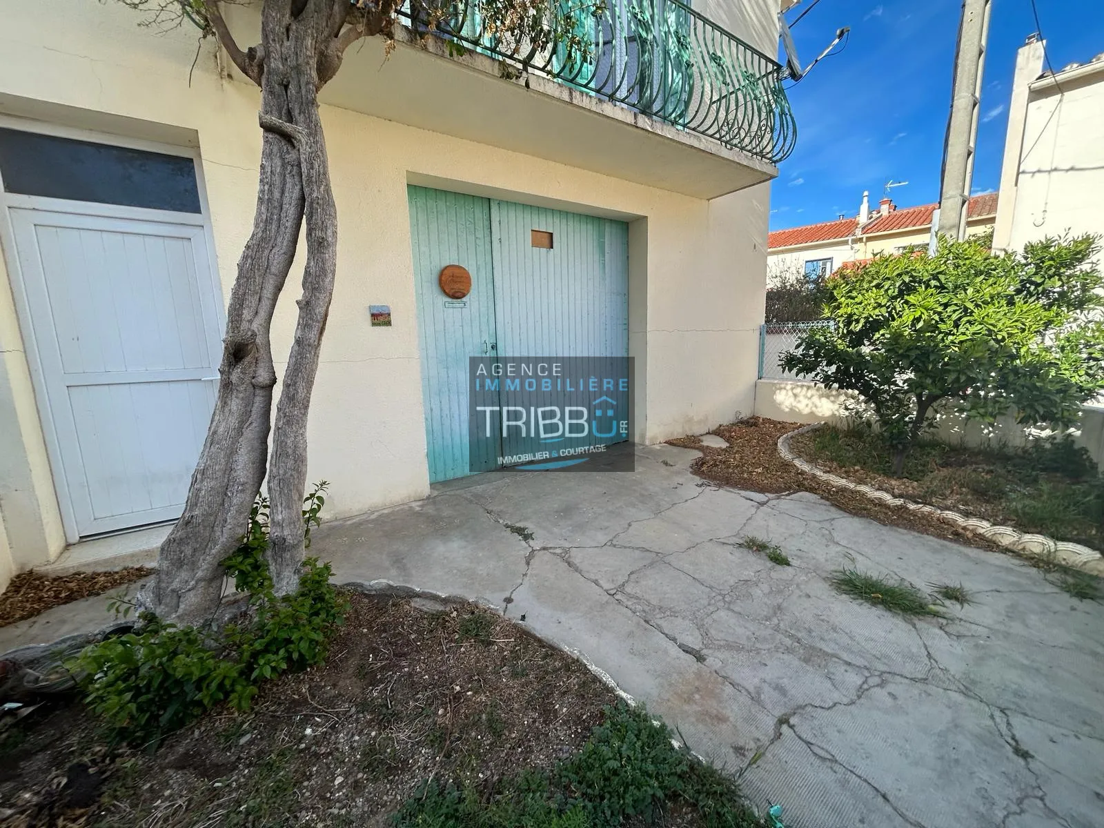 Maison de village avec garage et jardin à Pollestres 