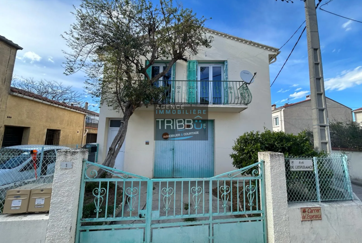 Maison de village avec garage et jardin à Pollestres 