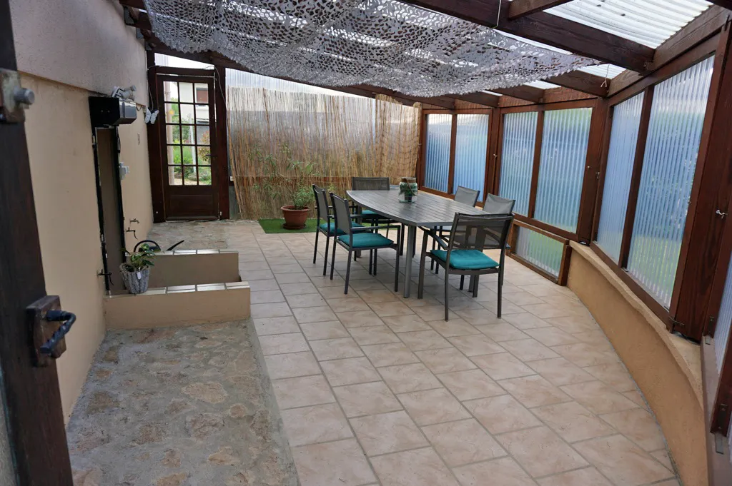 Maison à Gueugnon avec terrasse et jardin 