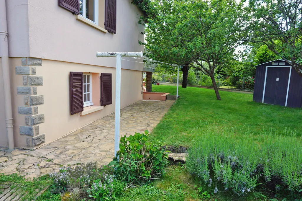 Maison à Gueugnon avec terrasse et jardin 