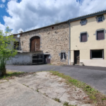 Corps de Ferme à Réhabiliter avec Maison d'Habitation et Dépendances