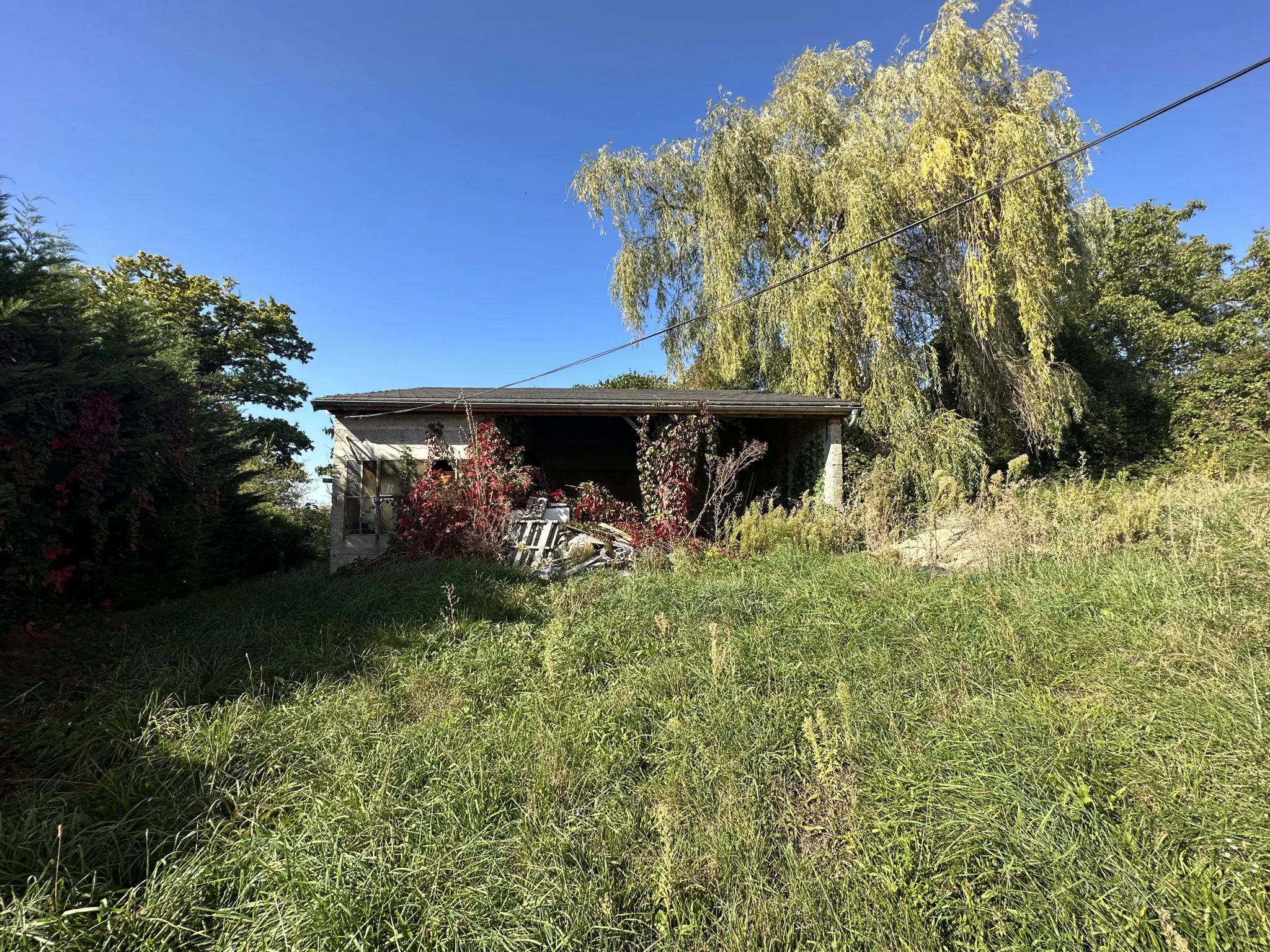 Maison en pierre à rénover à Nizerolles 