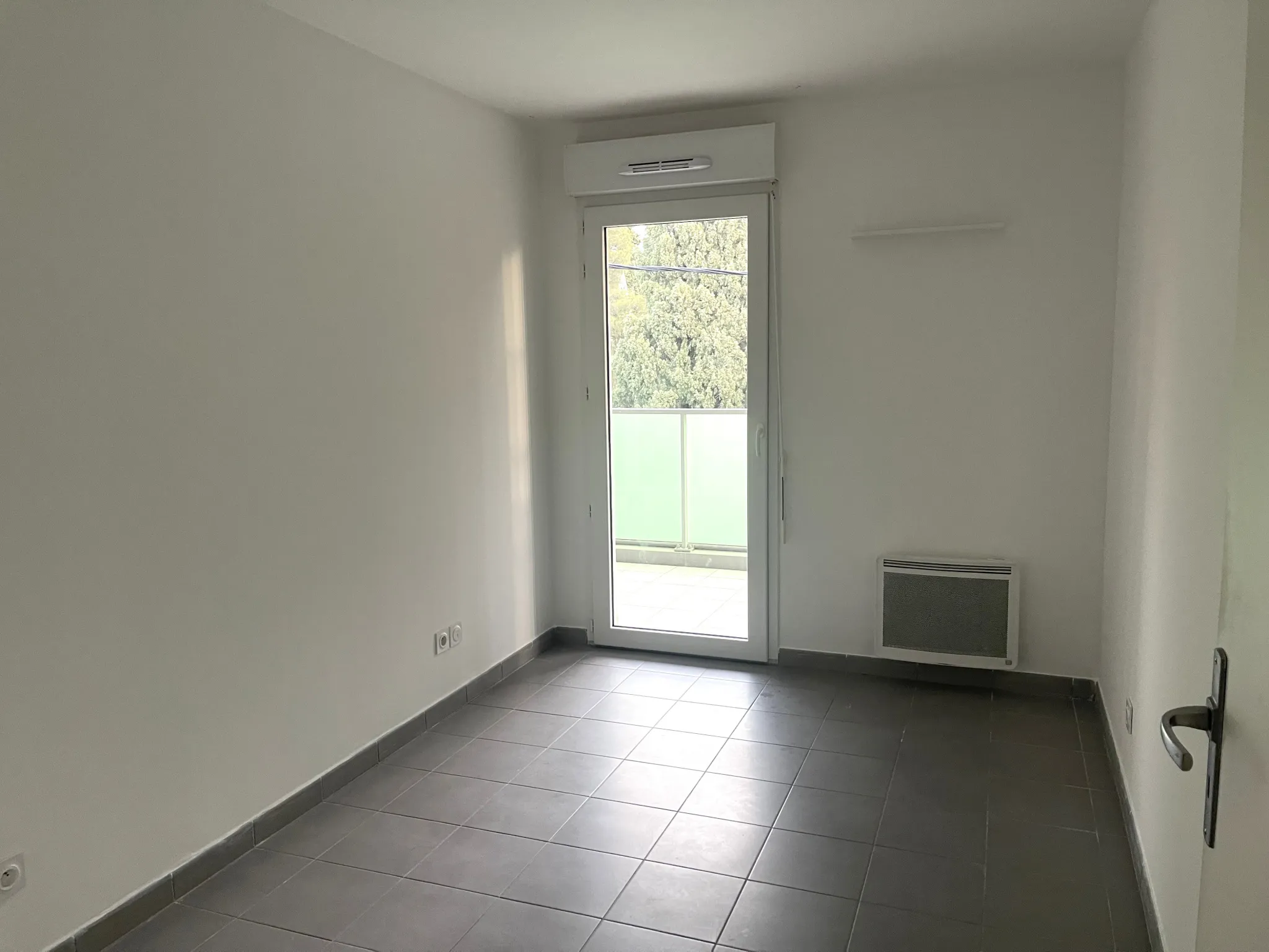 Appartement T3 53m2 avec Terrasse et Parking à Toulon Ouest 