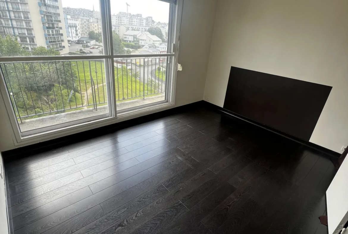 Appartement T3 de 71 m2 avec balcon et terrasse à Brest 