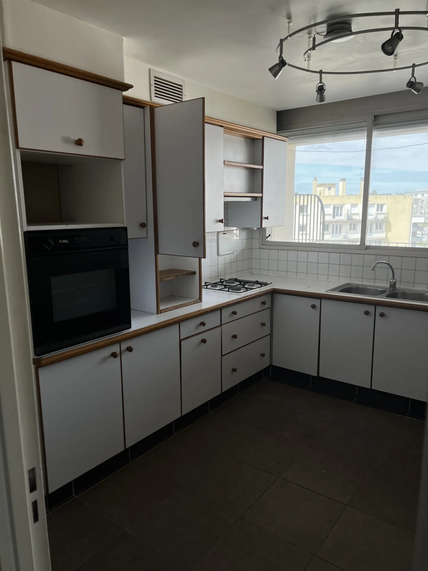 Appartement T3 de 71 m2 avec balcon et terrasse à Brest 