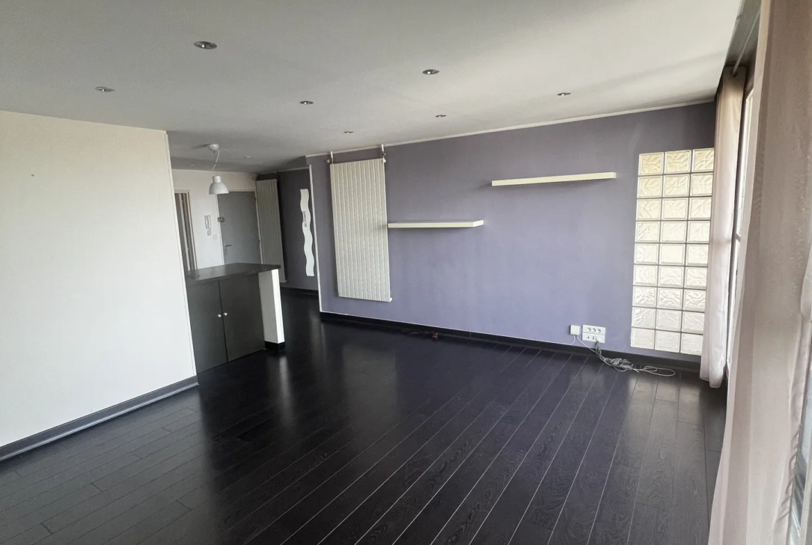 Appartement T3 de 71 m2 avec balcon et terrasse à Brest 