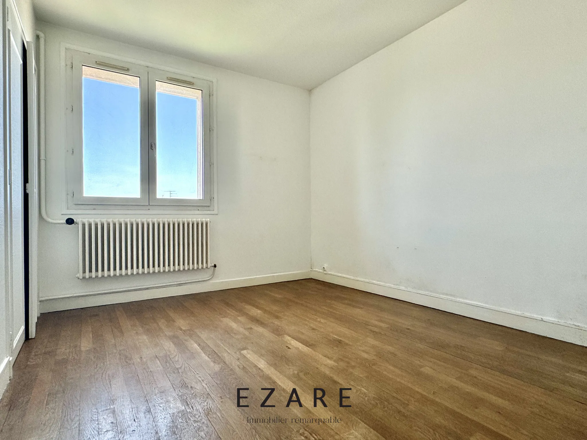 Appartement T5 Lumineux avec Balcon et Parking Privé 