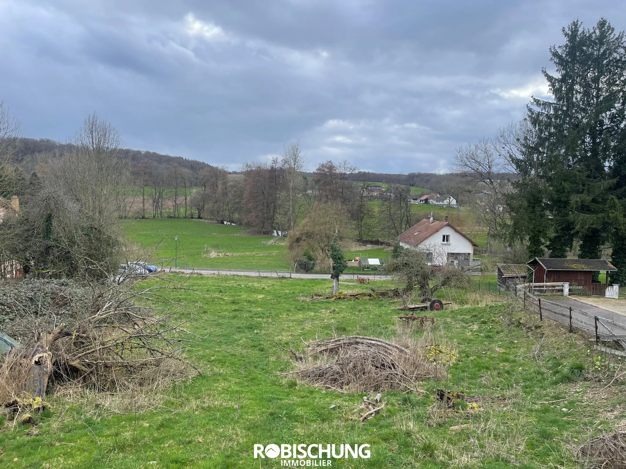 Terrain avec vue sur le Jura à Roppentzwiller 