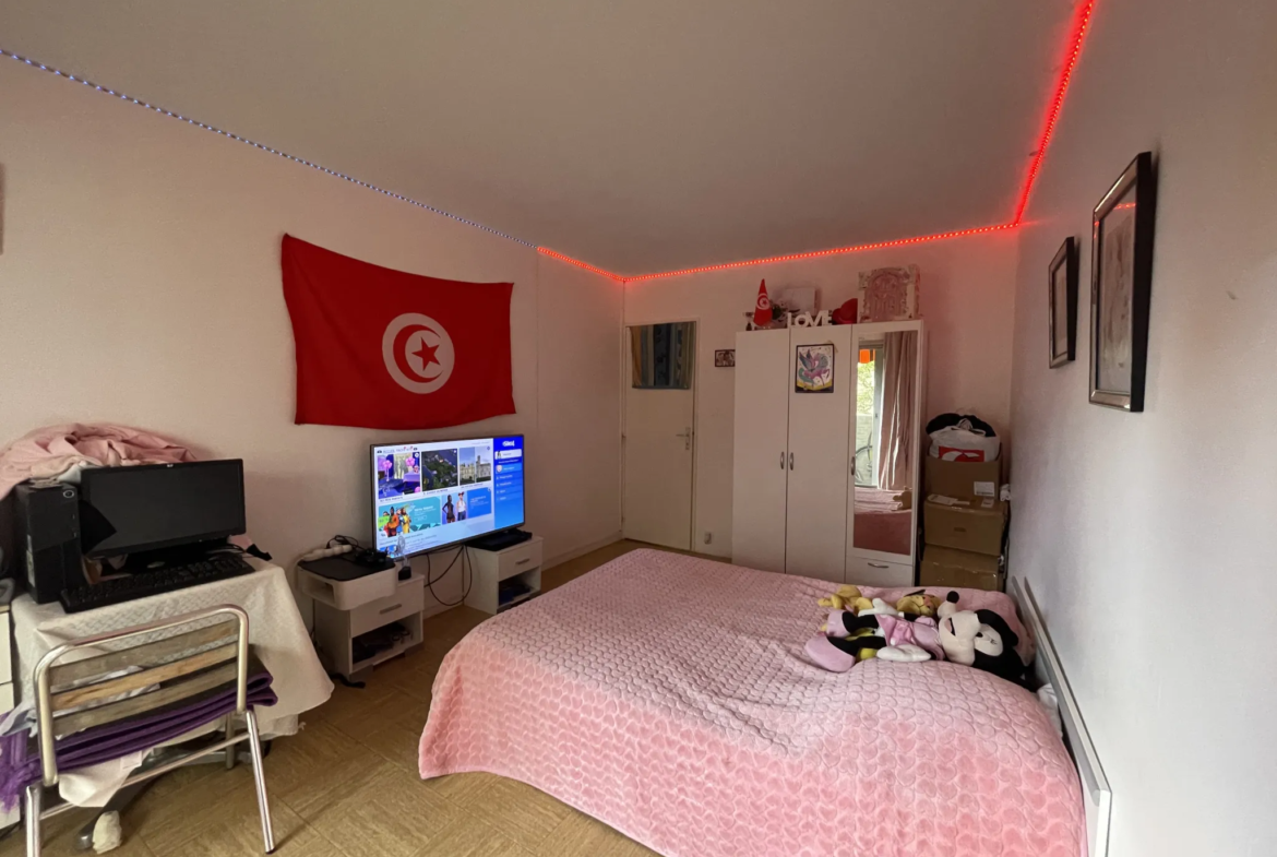 Appartement 4 pièces avec balcon et parking à Toulon 