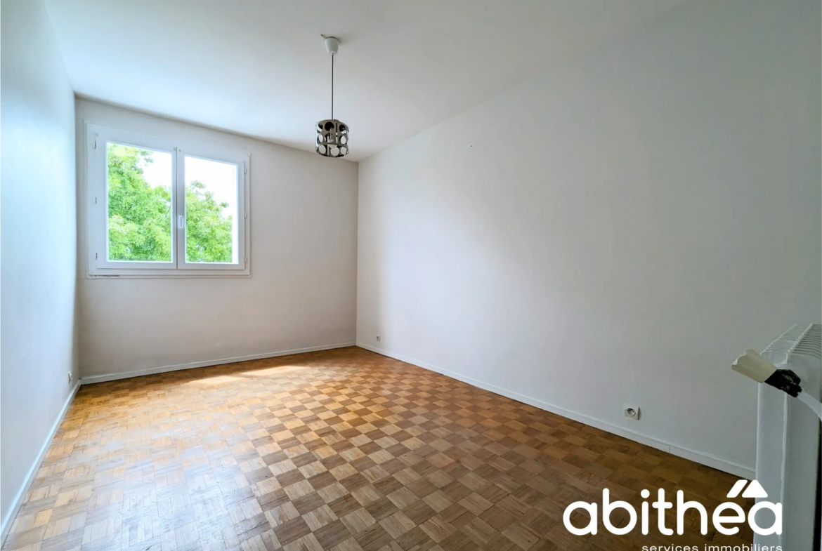 Appartement T4 lumineux à Libourne avec vue sur jardin 