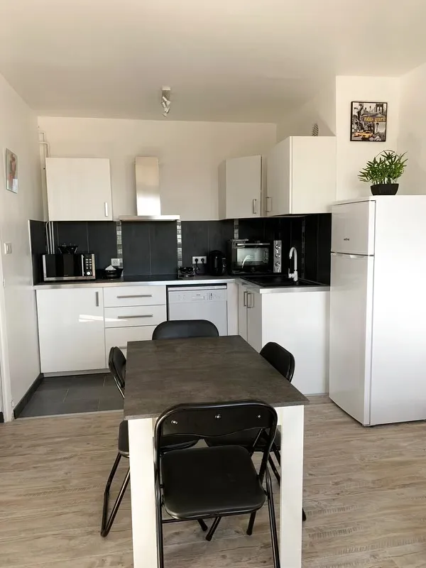 Appartement rénové lumineux à Avignon 