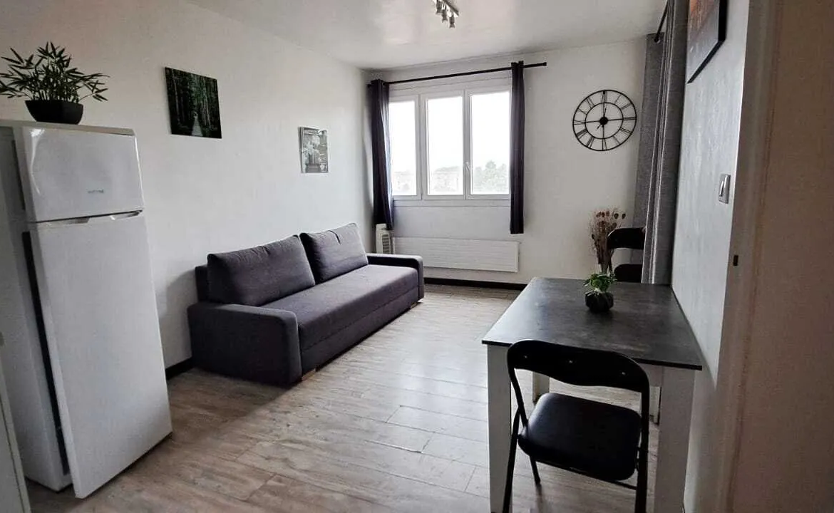 Appartement rénové lumineux à Avignon 