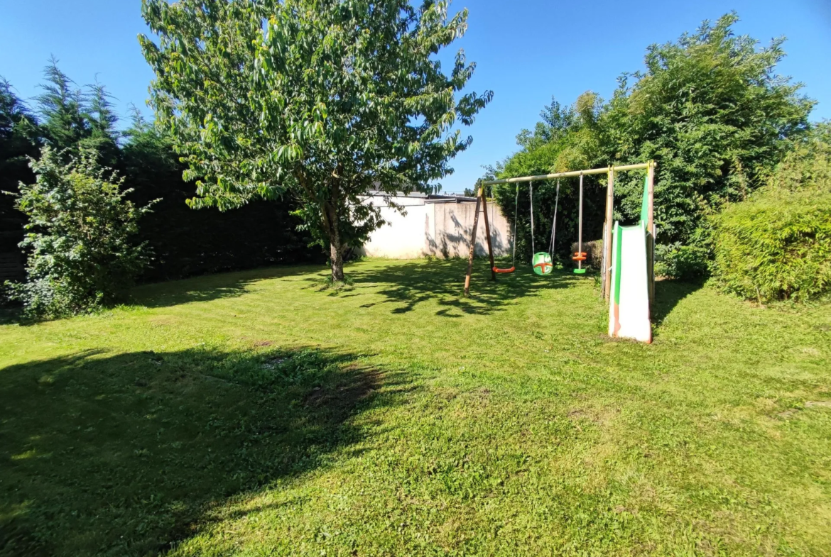 Belle maison rénovée avec véranda et jardin à Auneau 