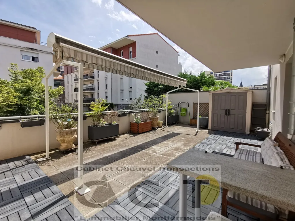 Appartement 3 chambres avec terrasse ensoleillée à Clermont-Ferrand 