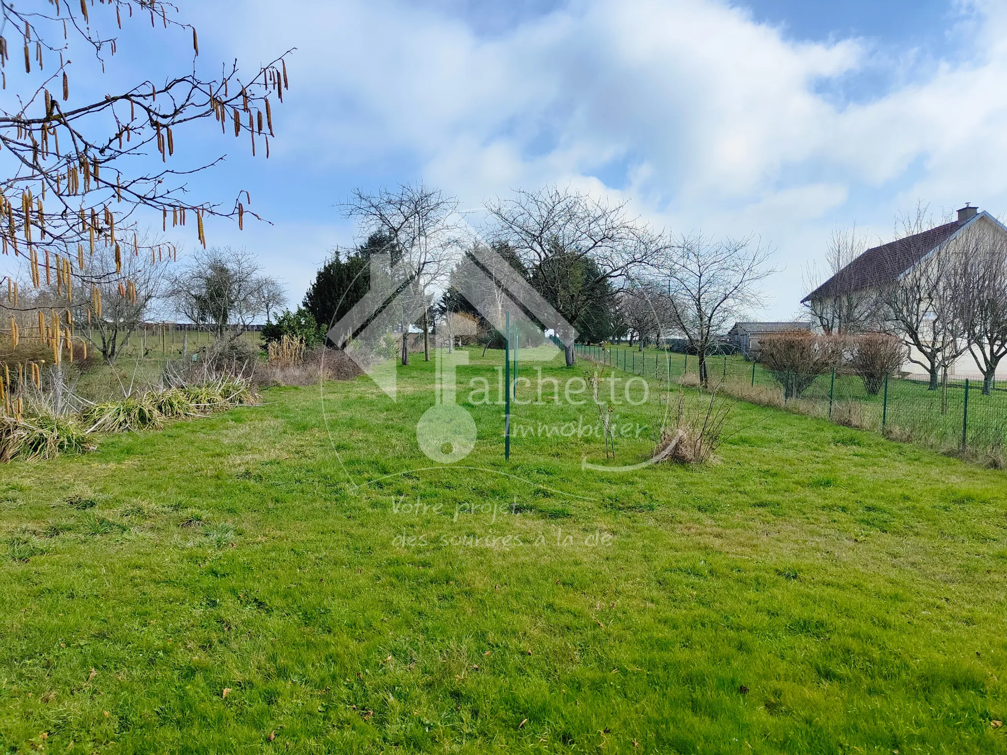 Longère de 47m2 avec 2000m2 de terrain à Saint-Léon 