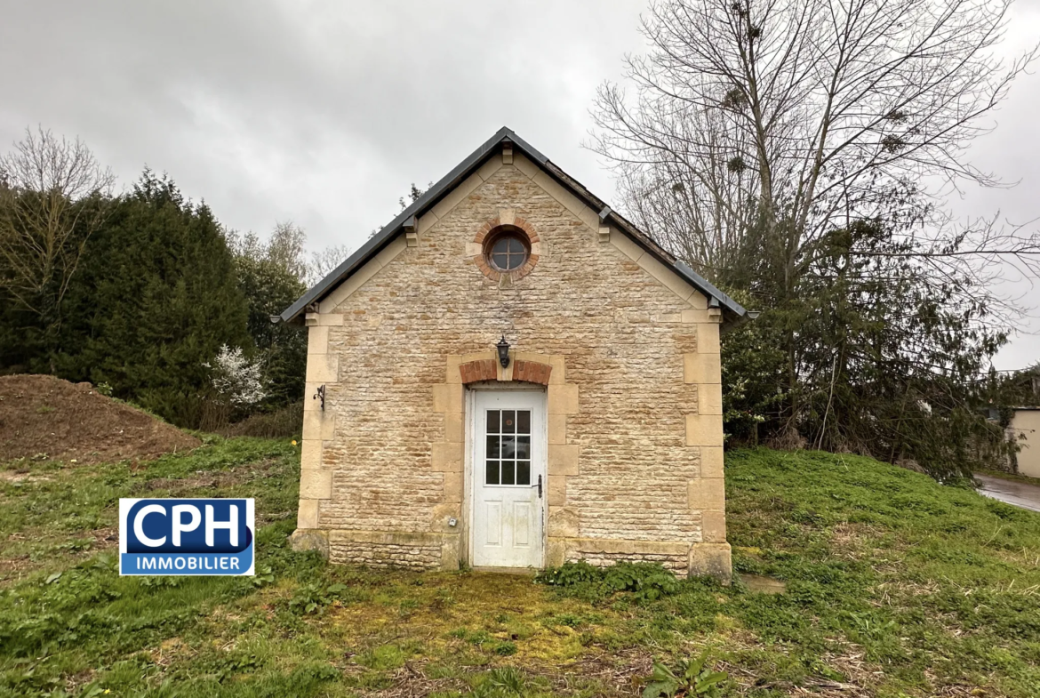 Terrain à bâtir avec petite maison à Rosel 