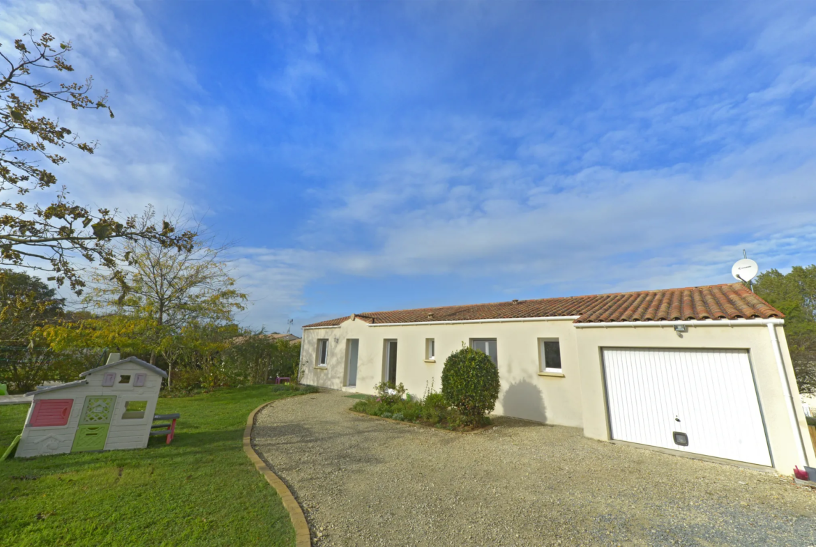 Maison à Saint-André-de-Lidon, Charente-Maritime 