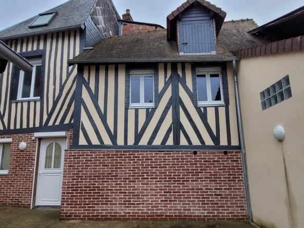 Maison de ville avec 6 box à Livarot