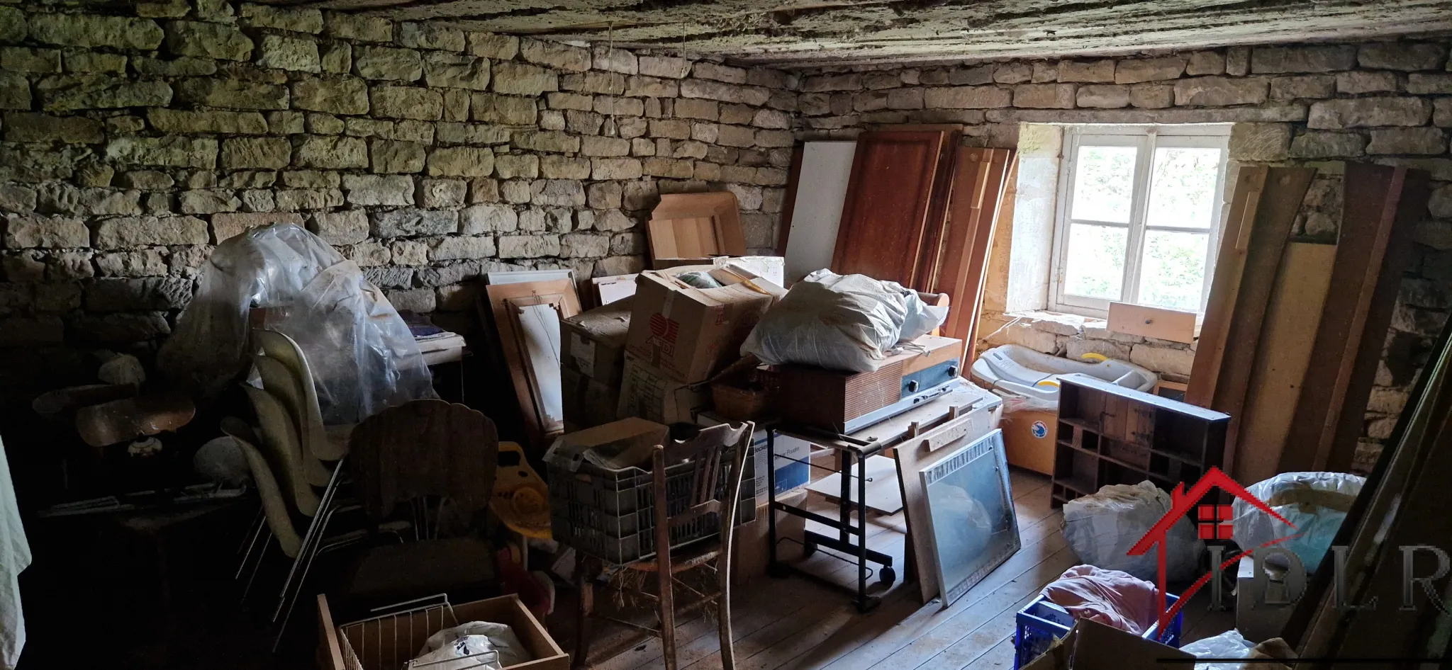 Maison ancienne avec vues superbes dans un village renaissance 