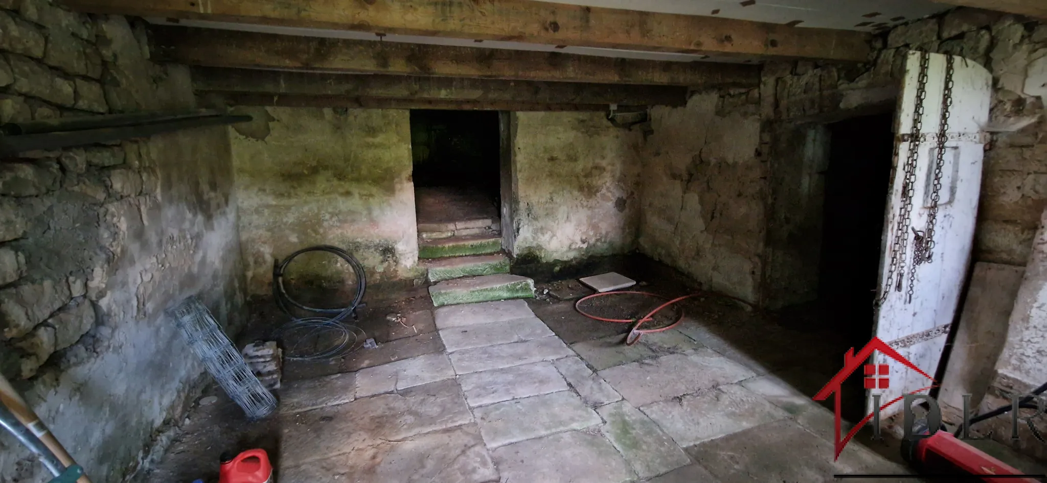 Maison ancienne avec vues superbes dans un village renaissance 