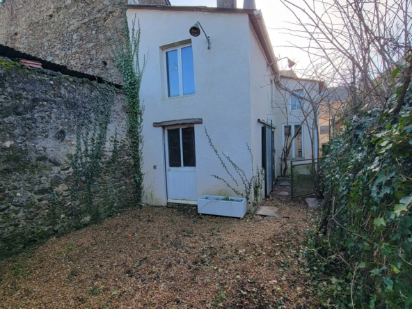 Atelier Local Dépendance à vendre à La Jumellière entre Chalonnes sur Loire et Chemillé !