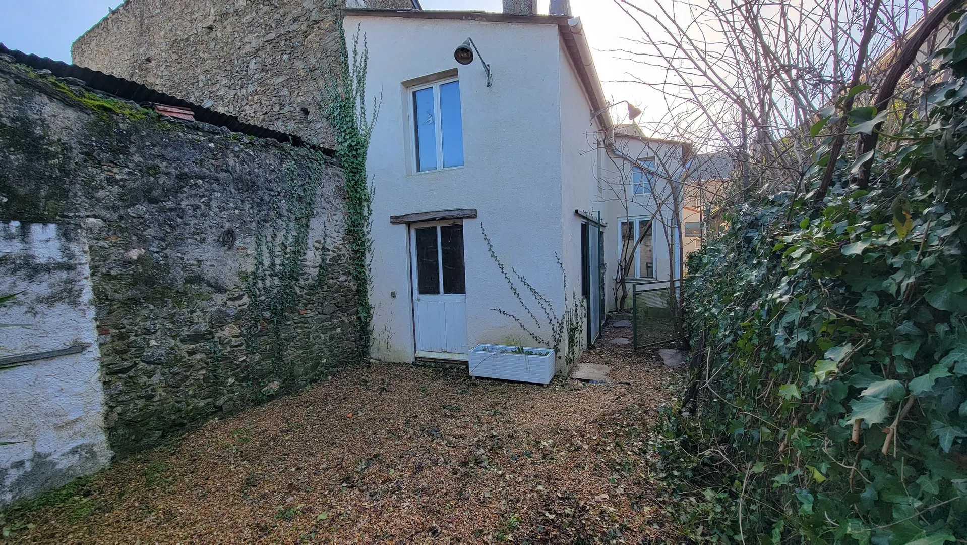 Atelier Local Dépendance à vendre à La Jumellière entre Chalonnes sur Loire et Chemillé ! 