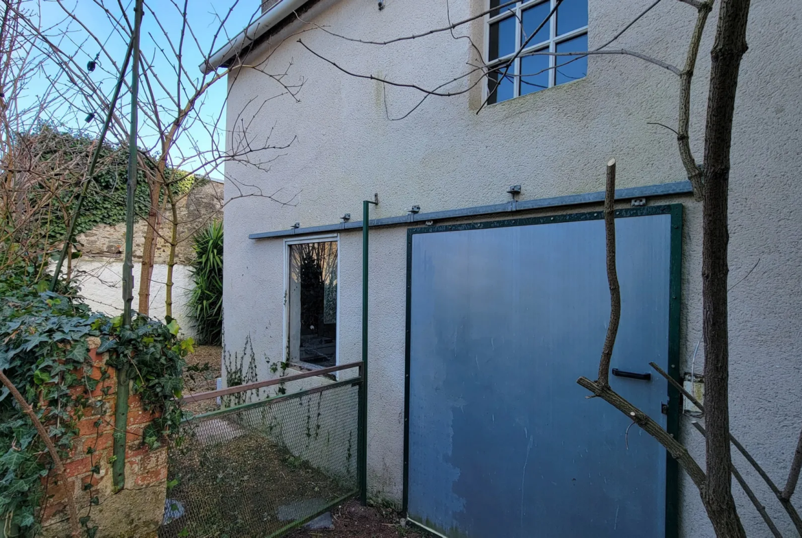 Atelier Local Dépendance à vendre à La Jumellière entre Chalonnes sur Loire et Chemillé ! 