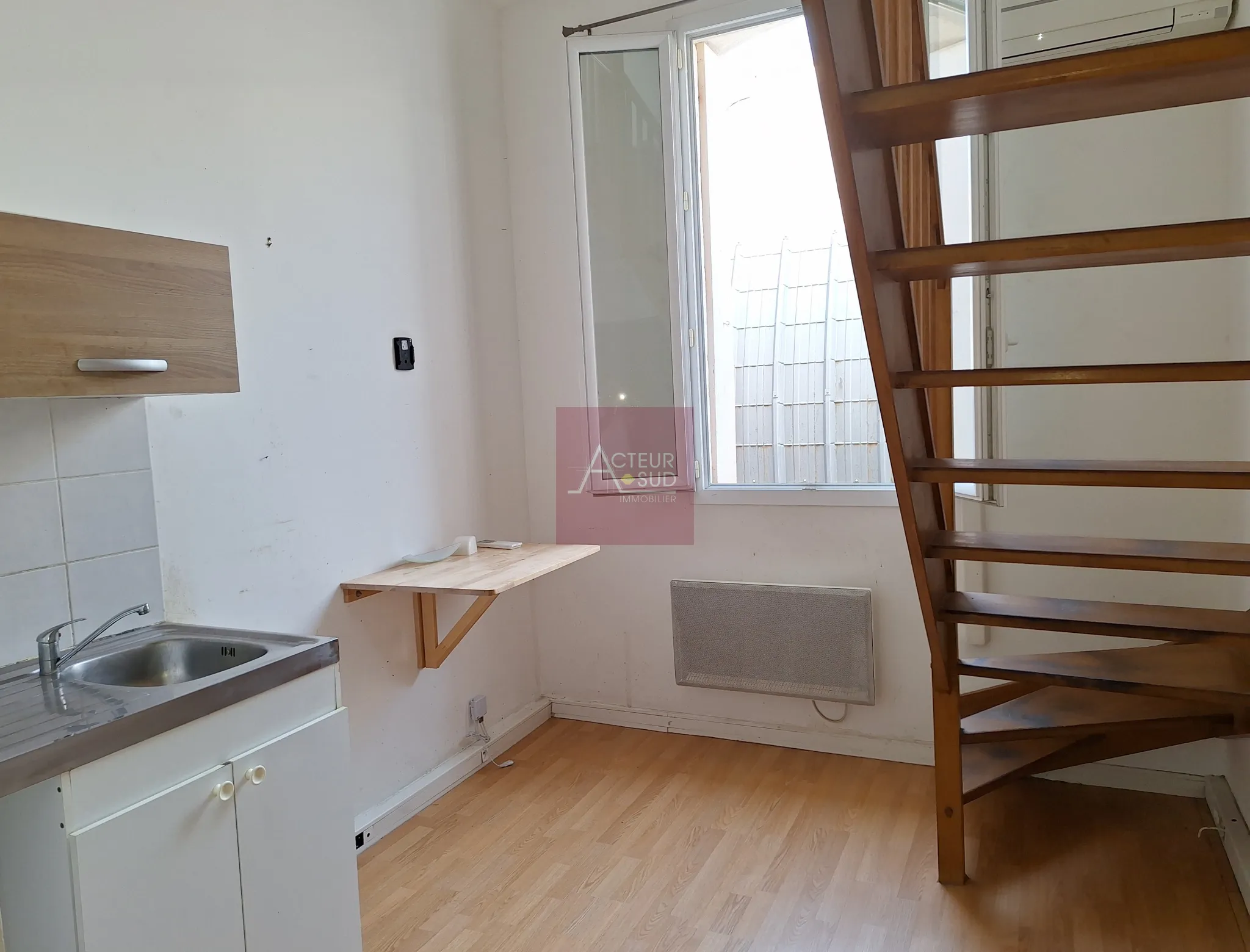 Charming F1 Mezzanine Apartment in Montpellier Clemenceau 