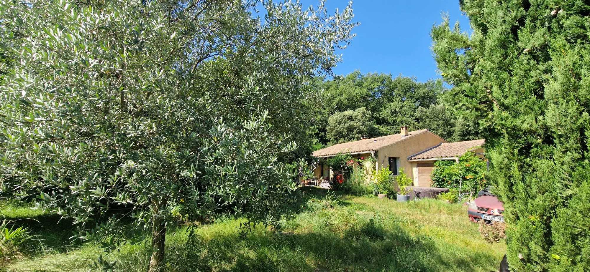 Villa avec 7340m2 de terrain à La Roque sur Ceze 