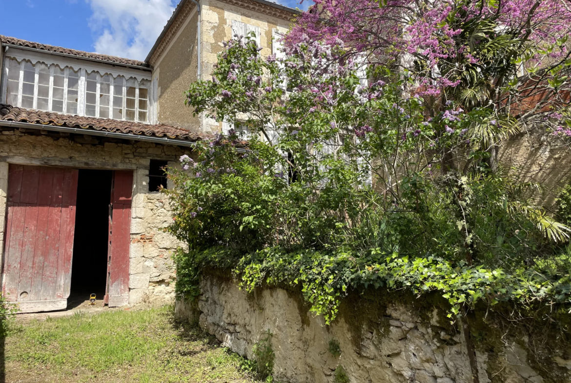 Grande maison bourgeoise avec jardin à Lectoure 