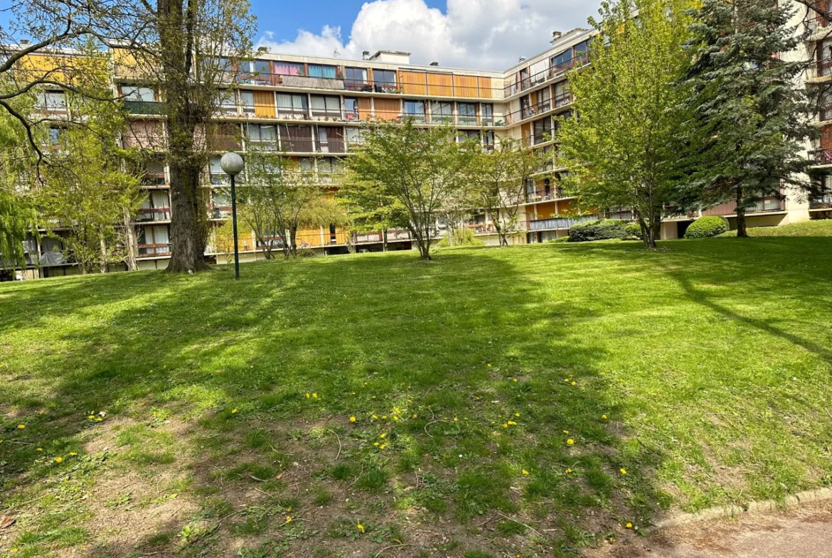 Appartement avec piscine à Fontenay le fleury 