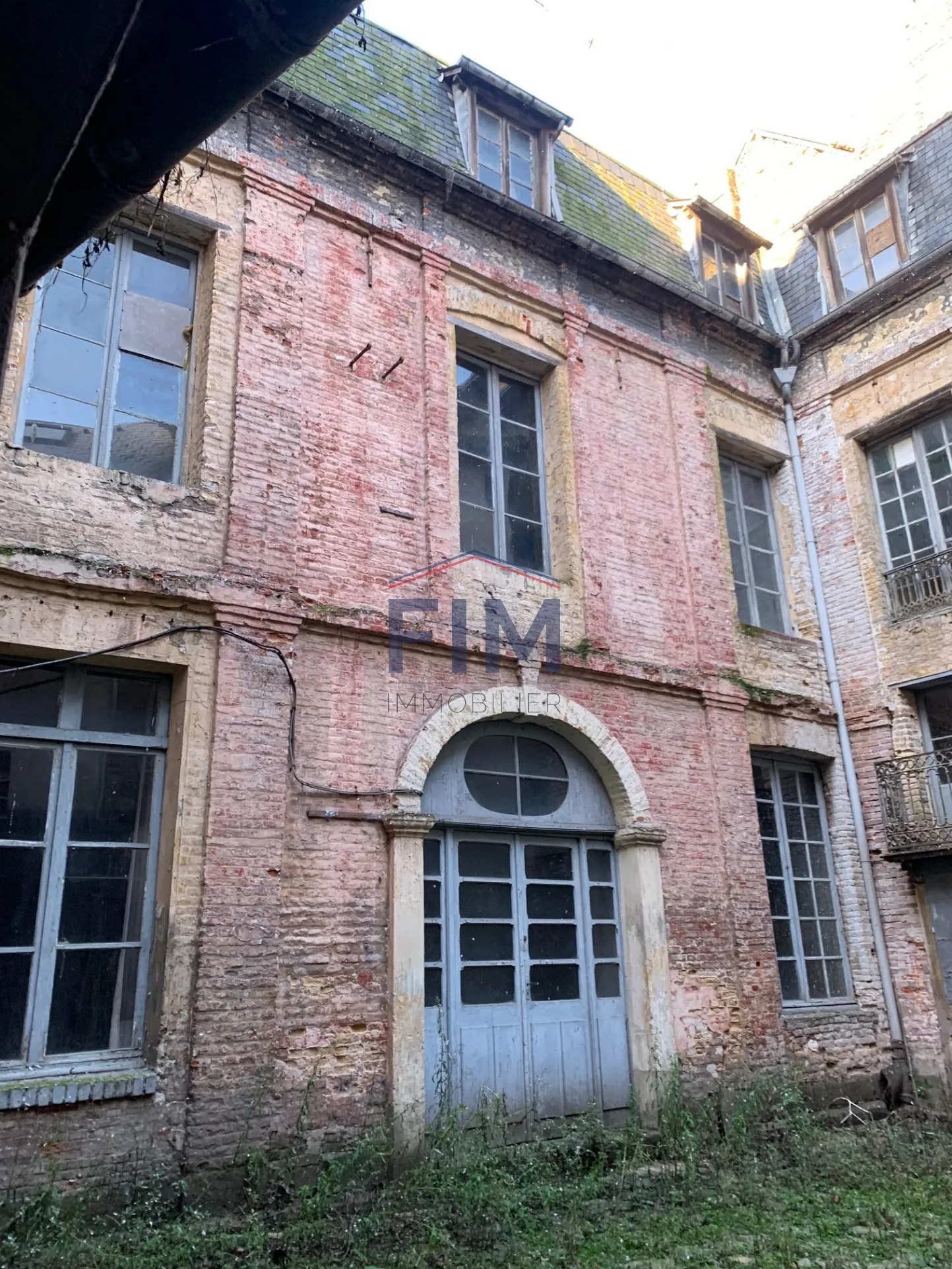 Immeuble à rénover avec parking à Dieppe 