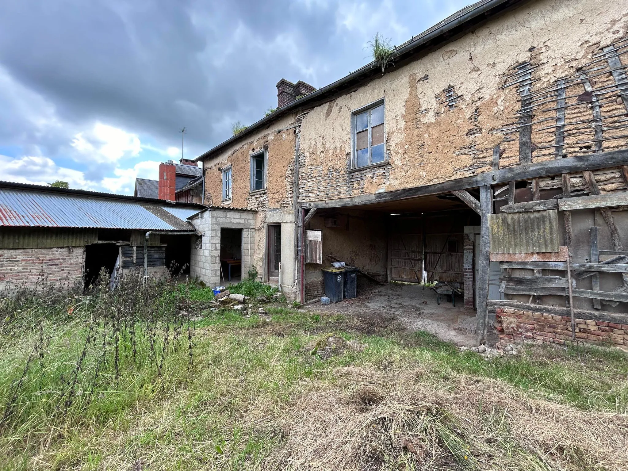 Maison à Rénover sur Oisemont - 3 Chambres 