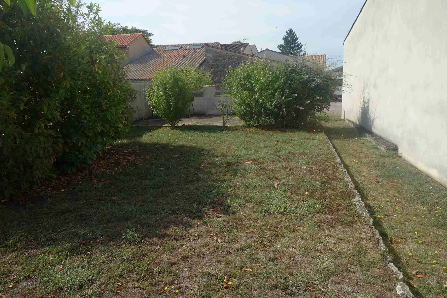 Maison avec Garage et Dépendance Aménageable en Gite - St Ciers sur Gironde 