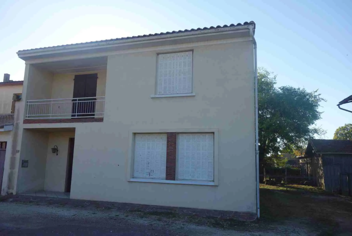 Maison avec Garage et Dépendance Aménageable en Gite - St Ciers sur Gironde 