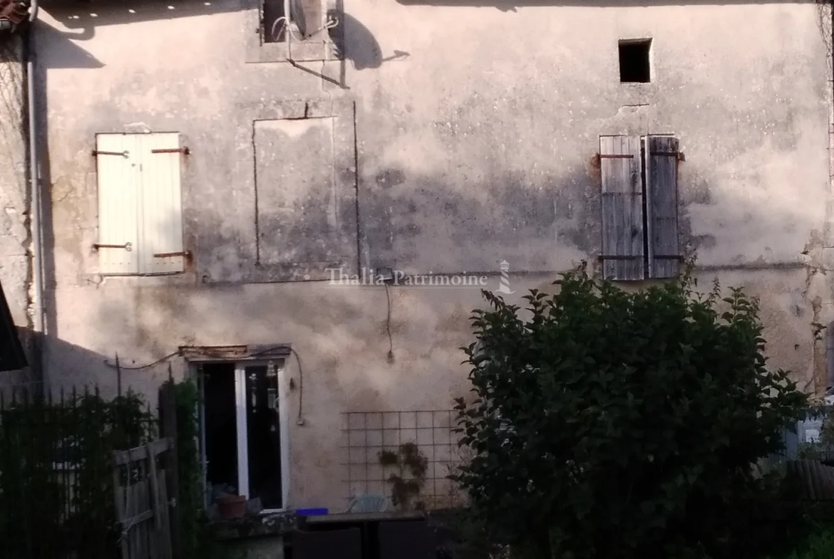 Maison en Pierre avec Jardin Attenant à Mareuil, Dordogne 