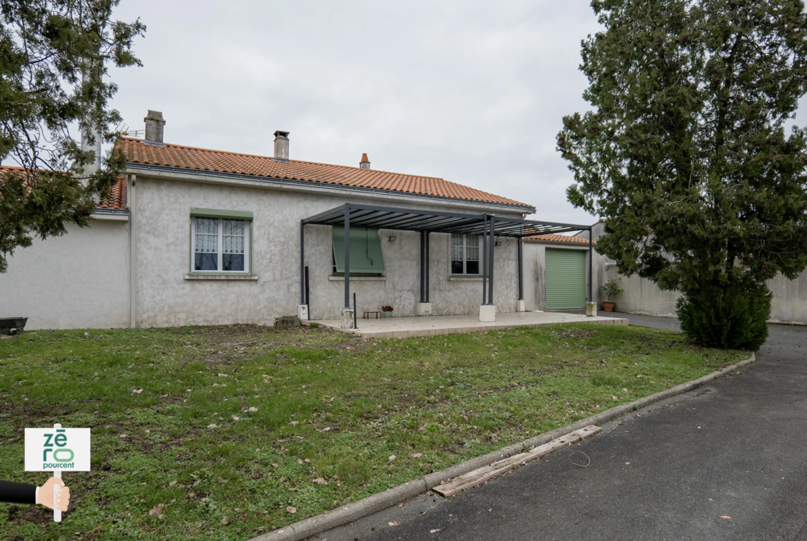 Maison de Plain-Pied à Sainte-Radégonde-des-Noyers 