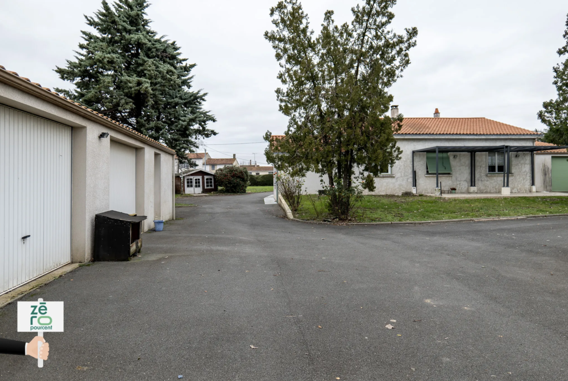 Maison de Plain-Pied à Sainte-Radégonde-des-Noyers 