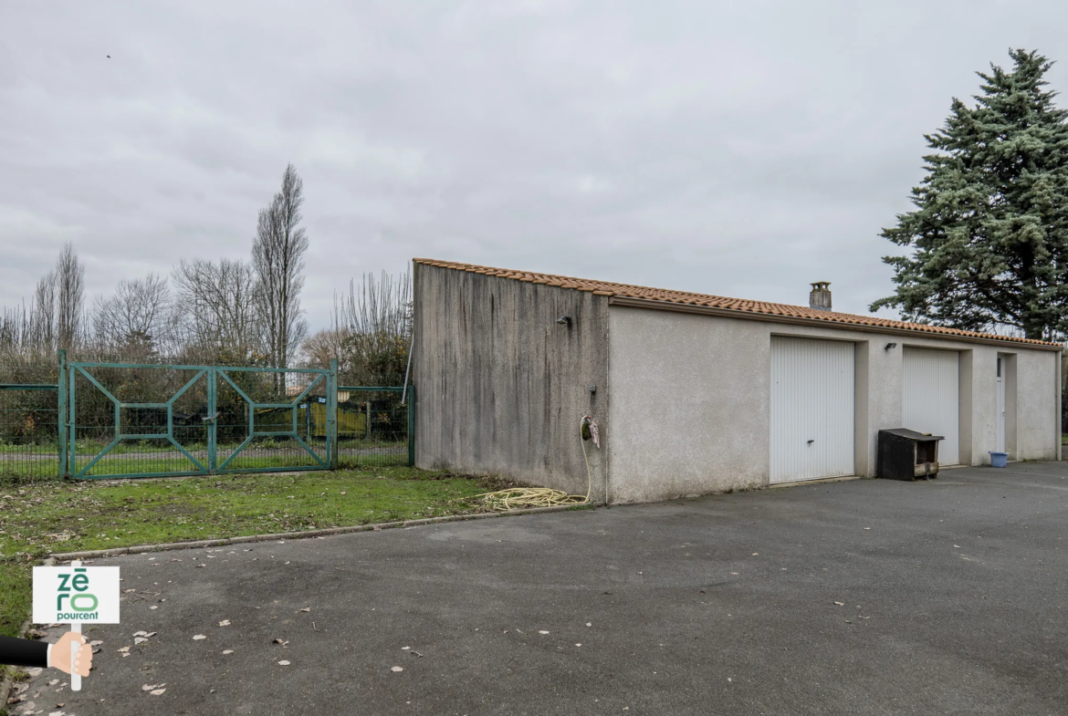 Maison de Plain-Pied à Sainte-Radégonde-des-Noyers 