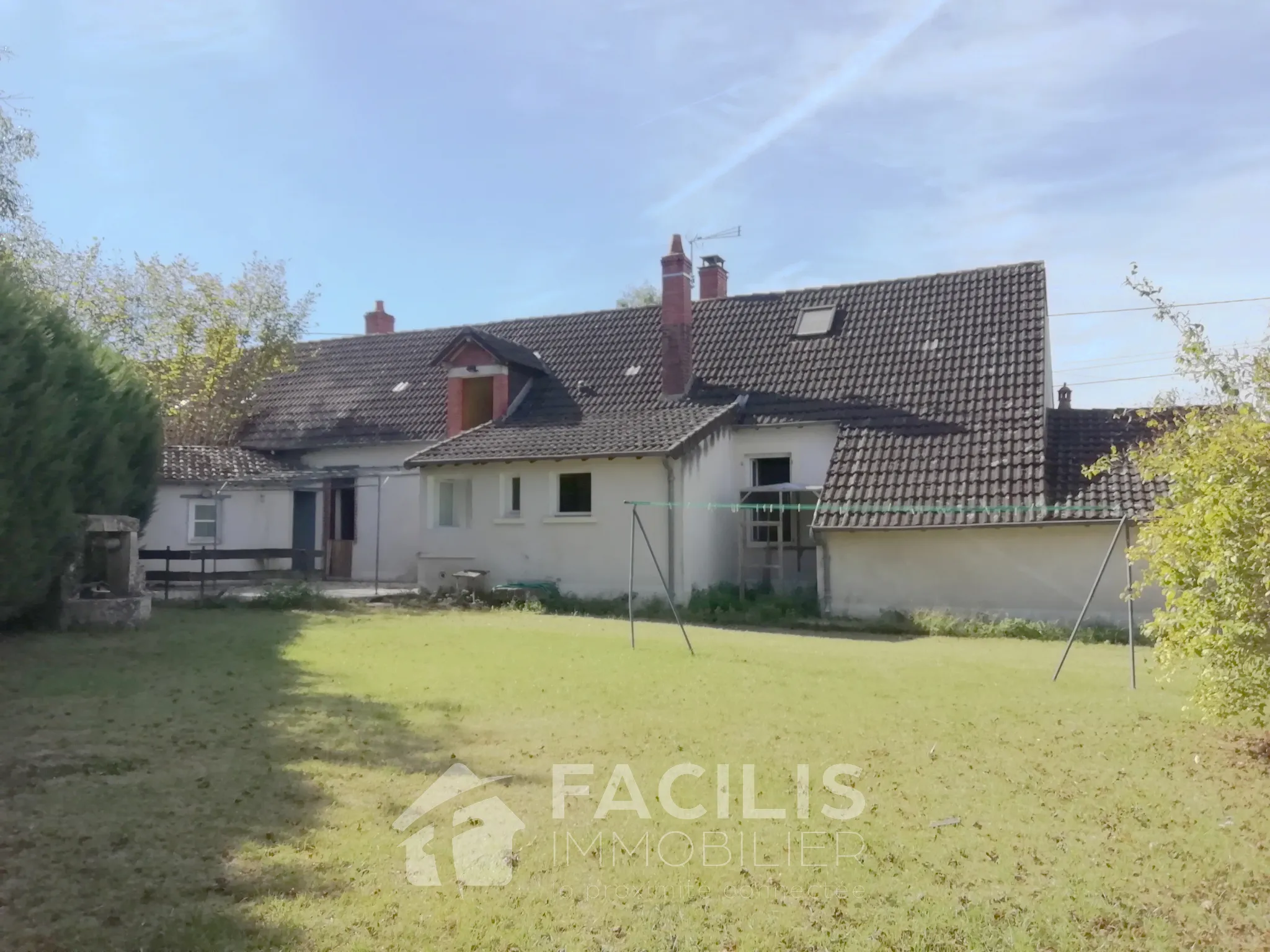 Longère rénovée avec 3 chambres et jardin à La Guerche sur l'Aubois 