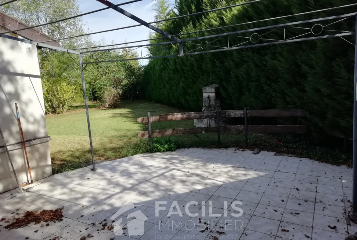 Longère rénovée avec 3 chambres et jardin à La Guerche sur l'Aubois 