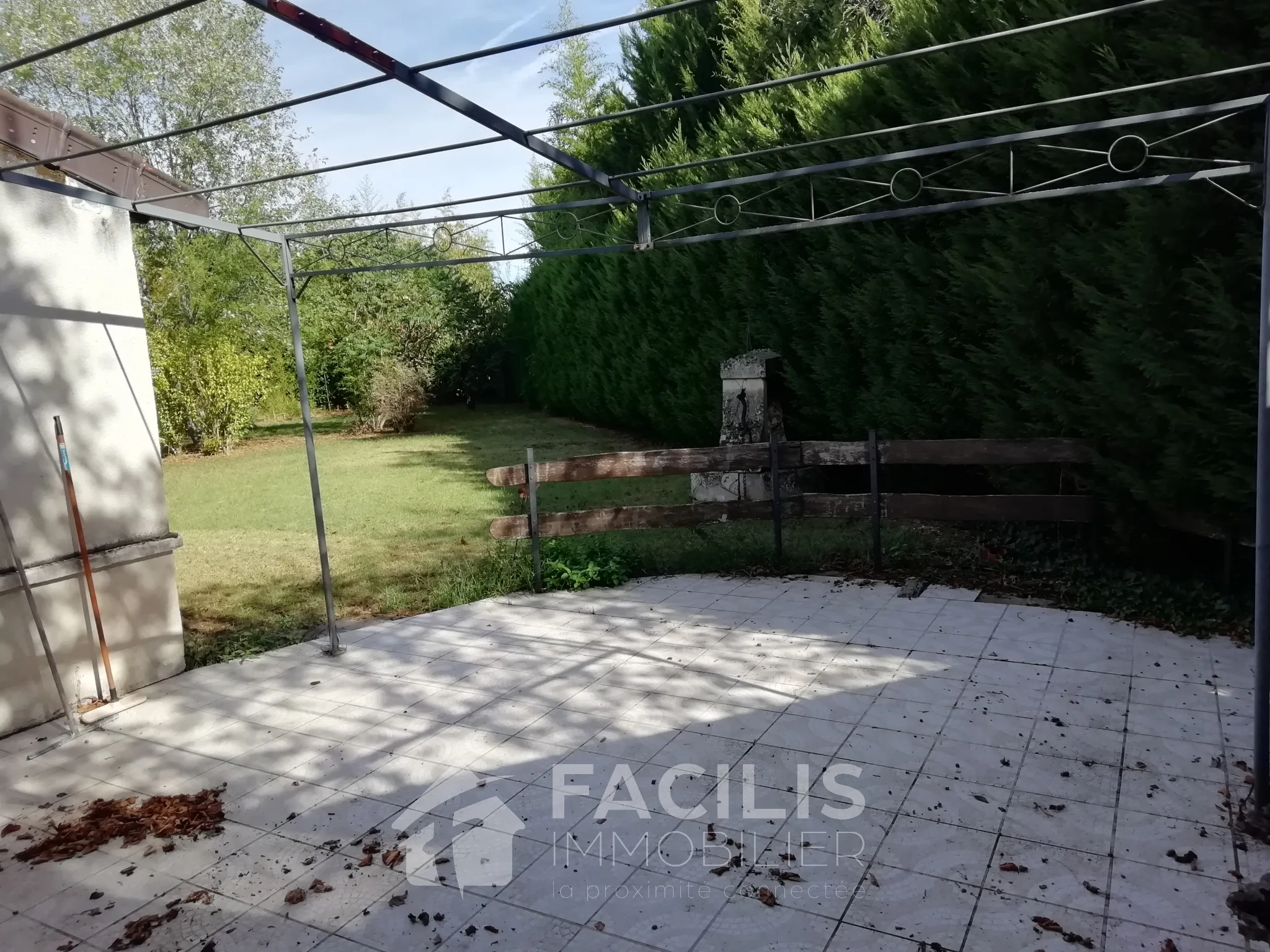 Longère rénovée avec 3 chambres et jardin à La Guerche sur l'Aubois 