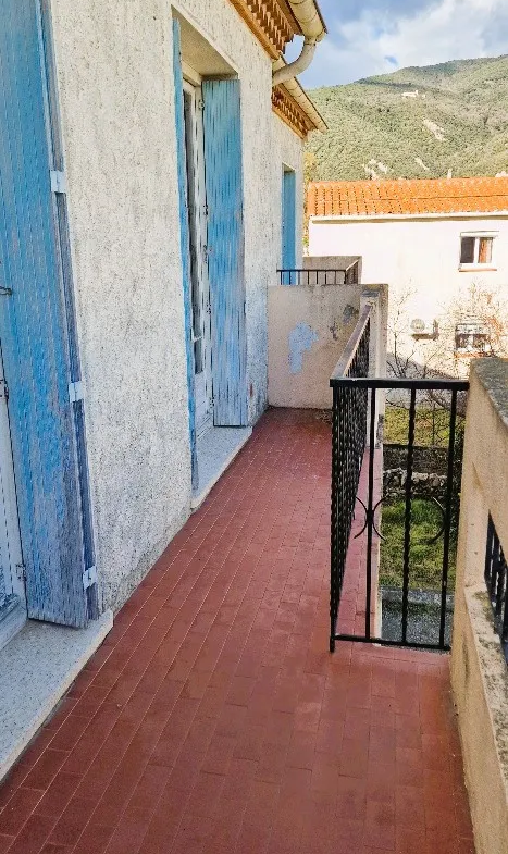 Appartement T3 avec 2 balcons et cave à Amelie les bains palalda 