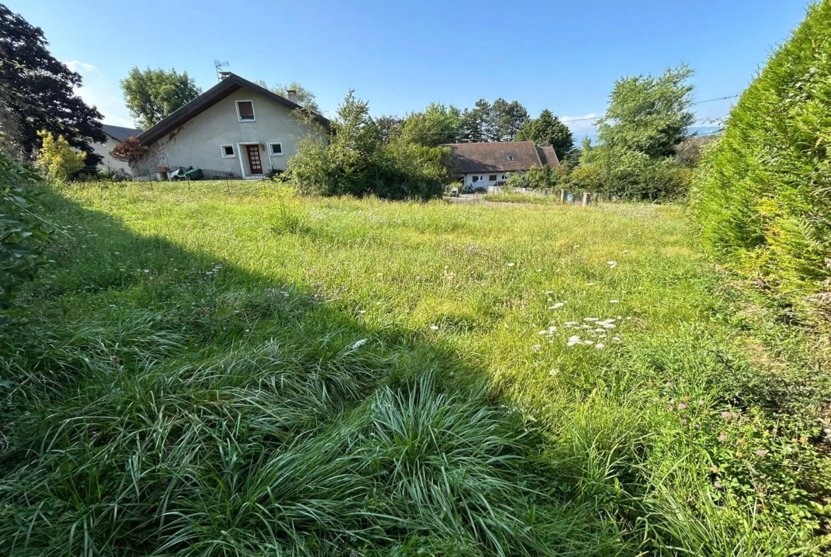 Terrain à bâtir à Clarafond de 850m2 