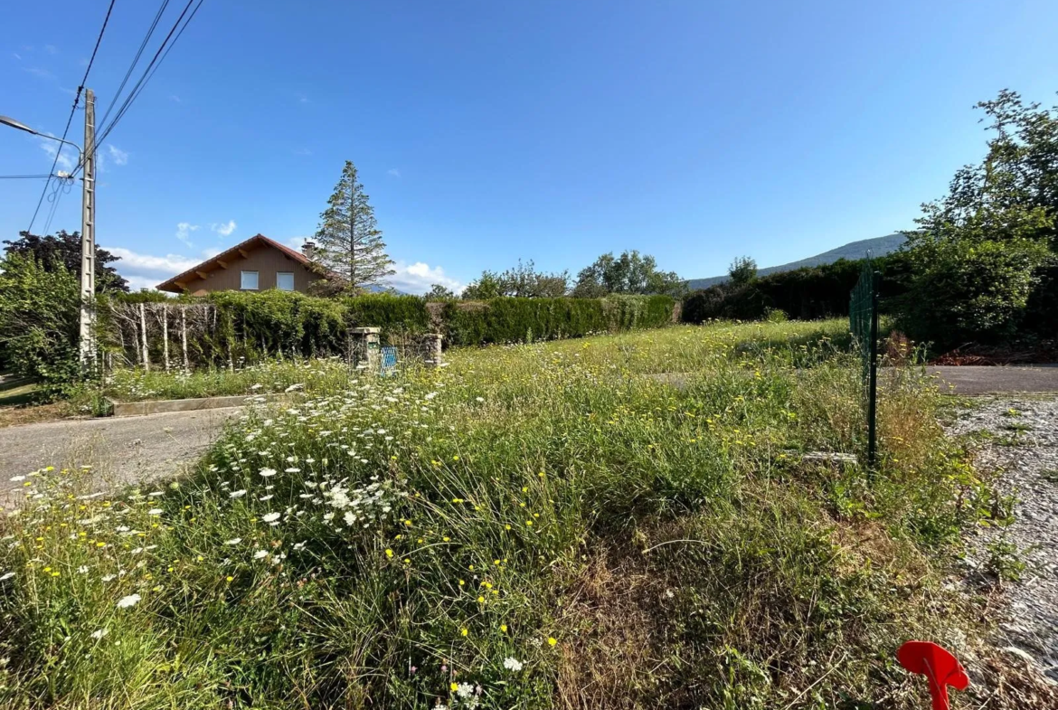 Terrain à bâtir à Clarafond de 850m2 