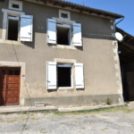 Maison de hameau à rénover à Roussines