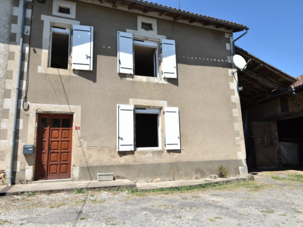 Maison de hameau à rénover à Roussines