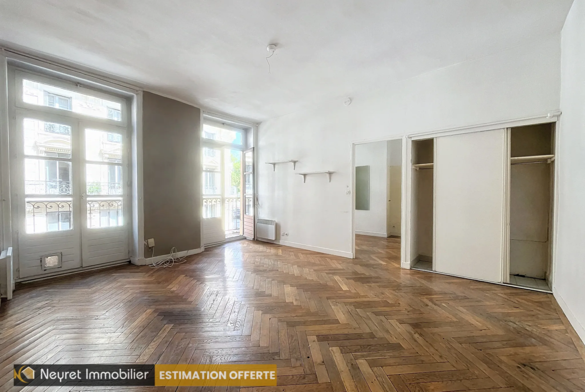 Appartement T2 avec charme ancien et balcon à Lyon 2 